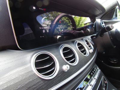2022 Mercedes-Benz E 300