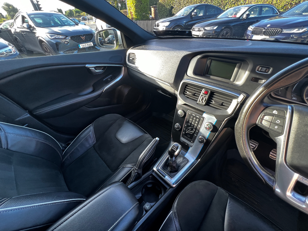 2016 Volvo V40