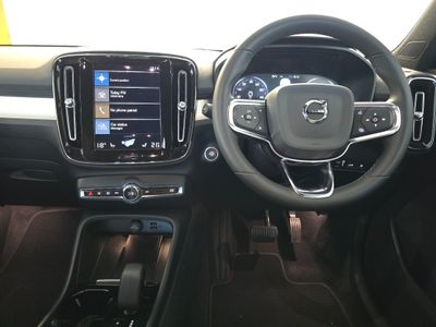 2022 Volvo XC40