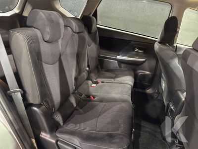 2020 Toyota Prius Alpha