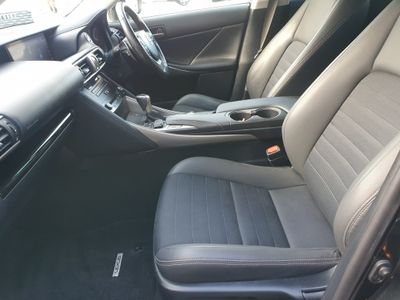 2016 Lexus IS 300h