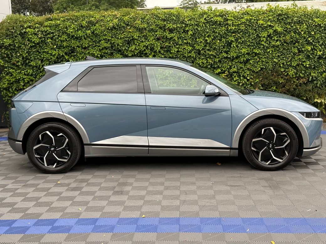 2024 Hyundai Ioniq