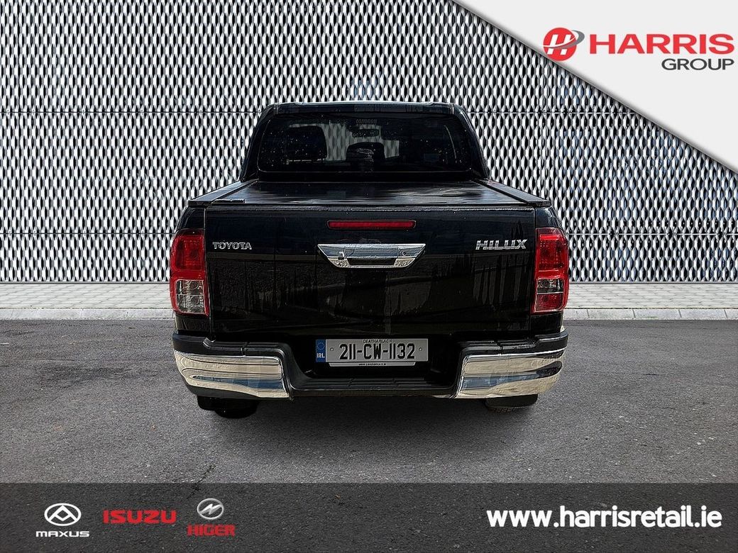 2021 Black Toyota Hilux