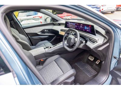 2025 Peugeot 5008