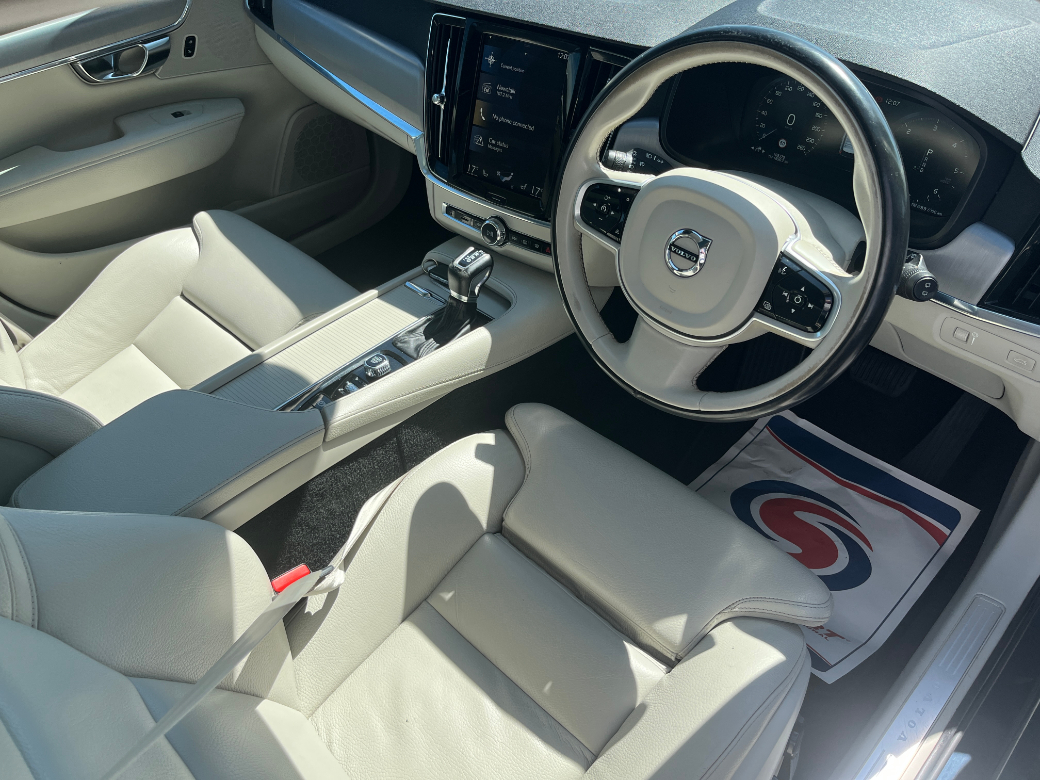 2020 Volvo V90