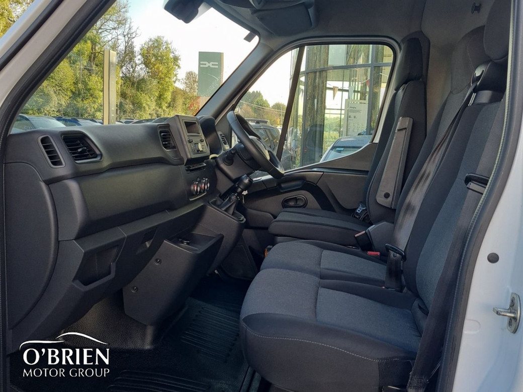 2022 Renault Master