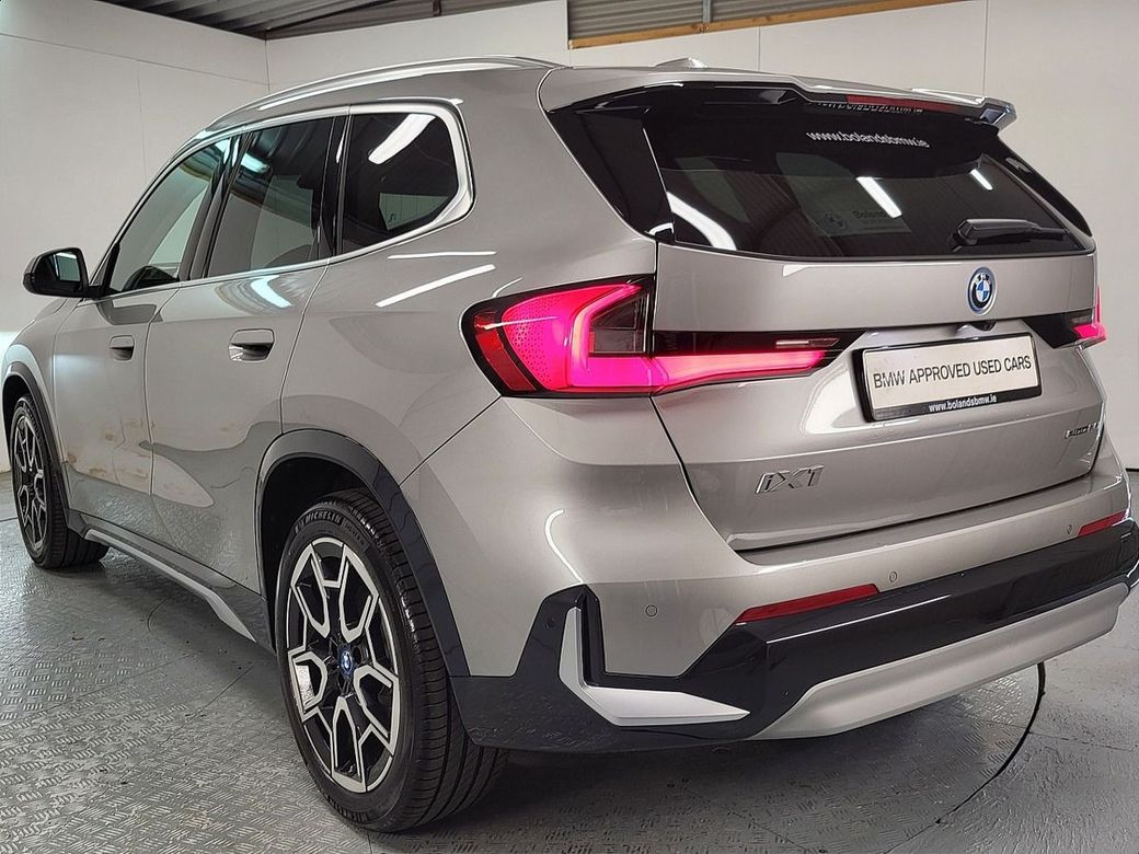 2025 BMW iX1