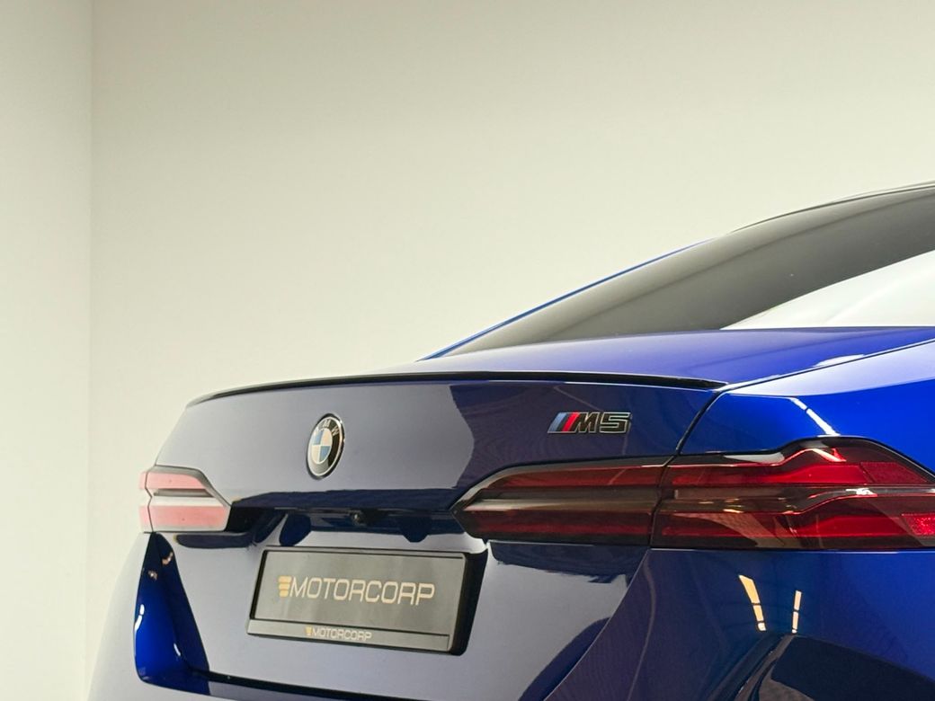 2025 BMW M5