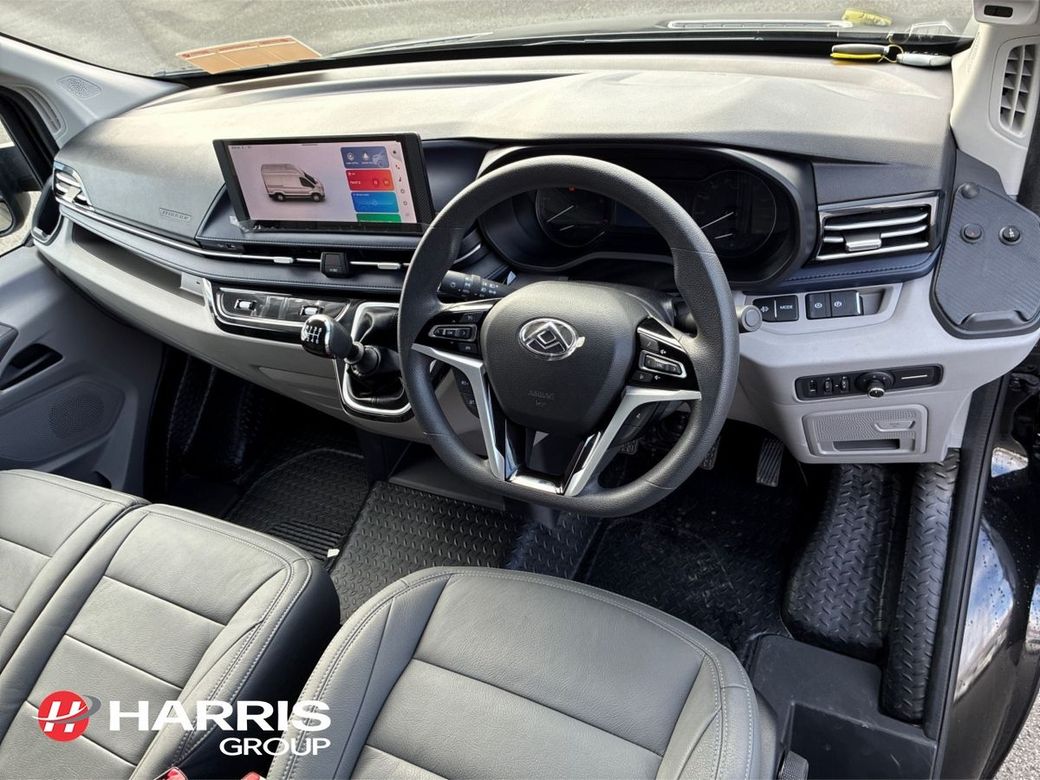 2026 Black Maxus Deliver 9