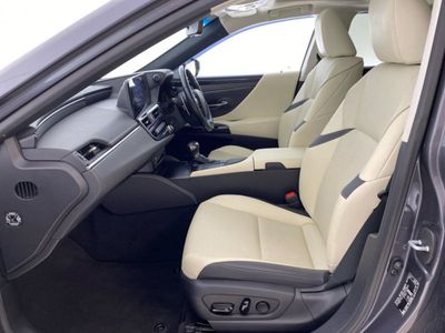 2022 Lexus ES 300h
