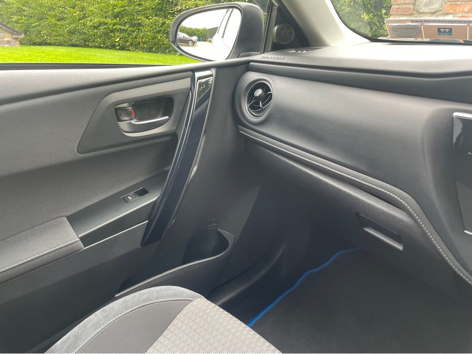 2017 Toyota Auris