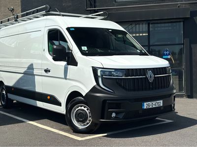 2025 Renault Master
