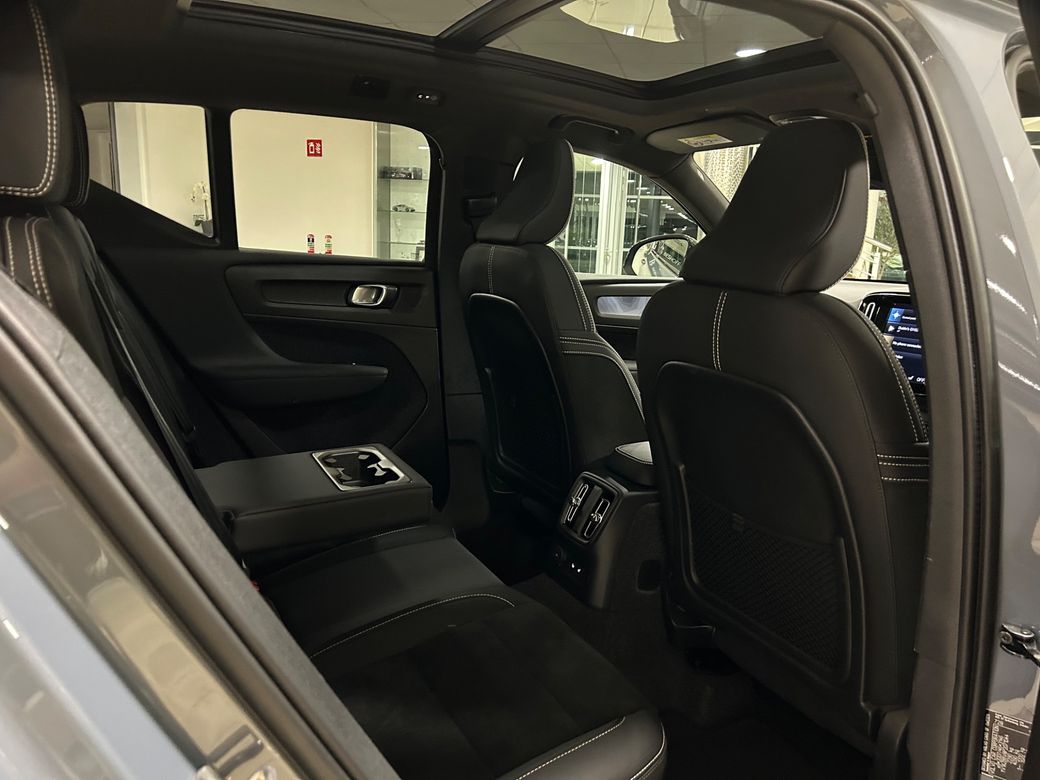 2023 Volvo XC40