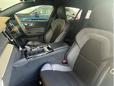 2025 Volvo V60