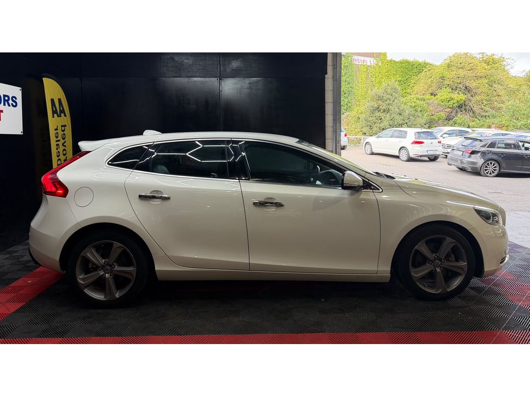2015 Volvo V40