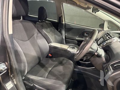 2020 Toyota Prius Alpha