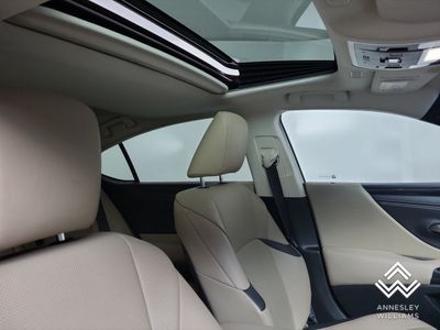 2021 Lexus ES 300h