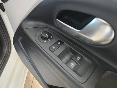 2016 Volkswagen up!