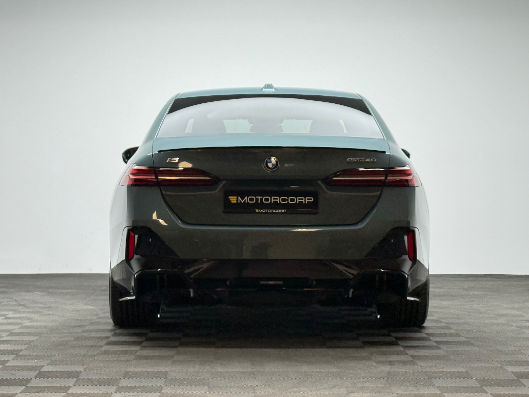 2024 BMW i5