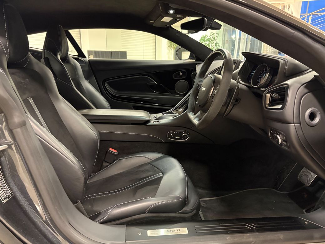 2022 Aston Martin DB11