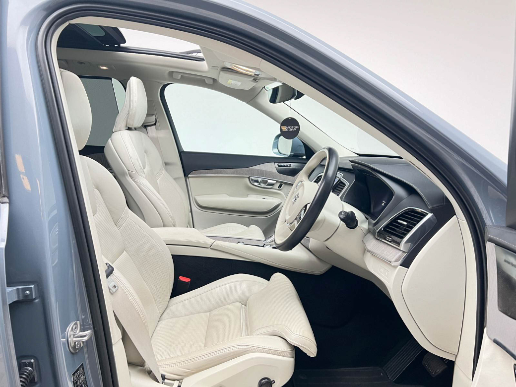 2022 Volvo XC90