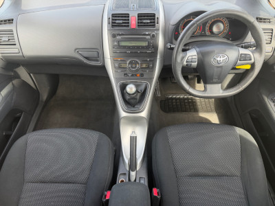 2012 Toyota Auris