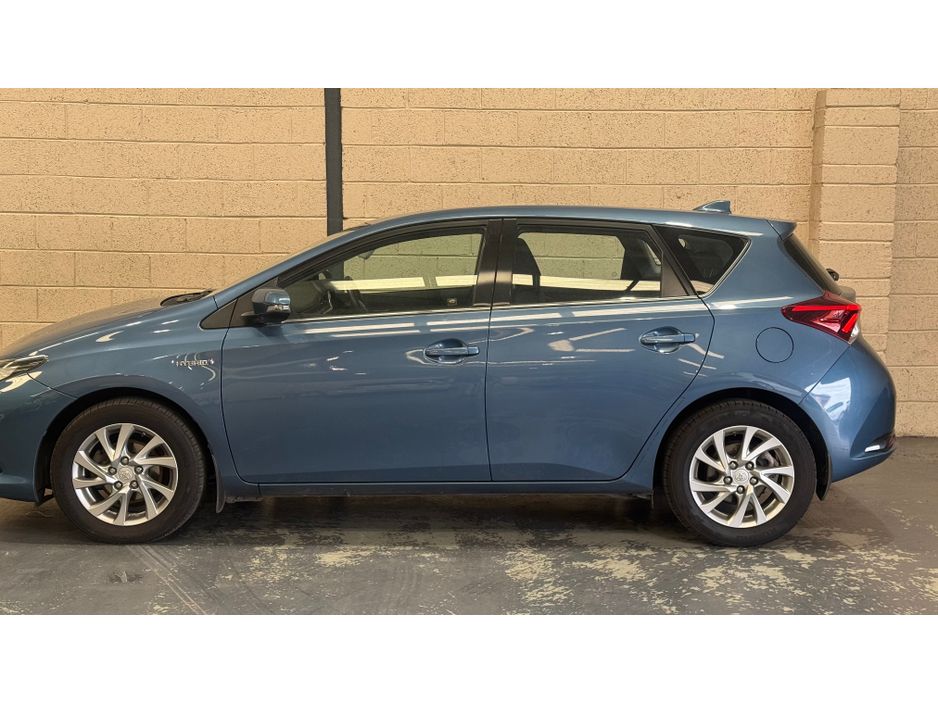 2016 Toyota Auris