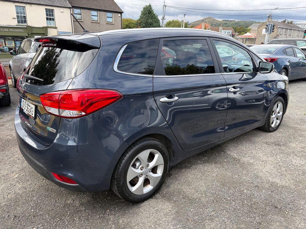 2016 Kia Carens