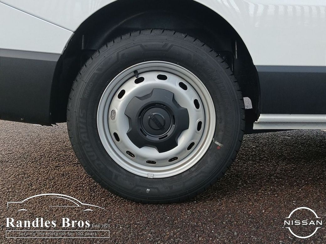 2025 Nissan Primastar