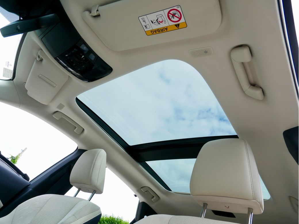 2023 Lexus RX450h+