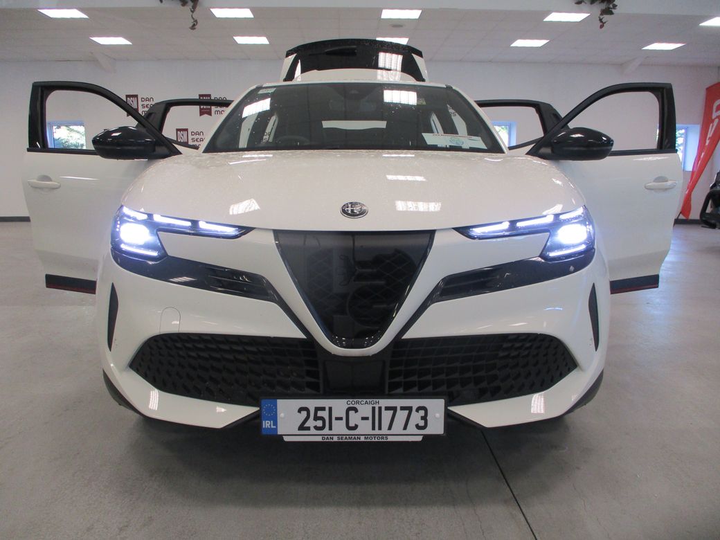 2025 Alfa Romeo Junior