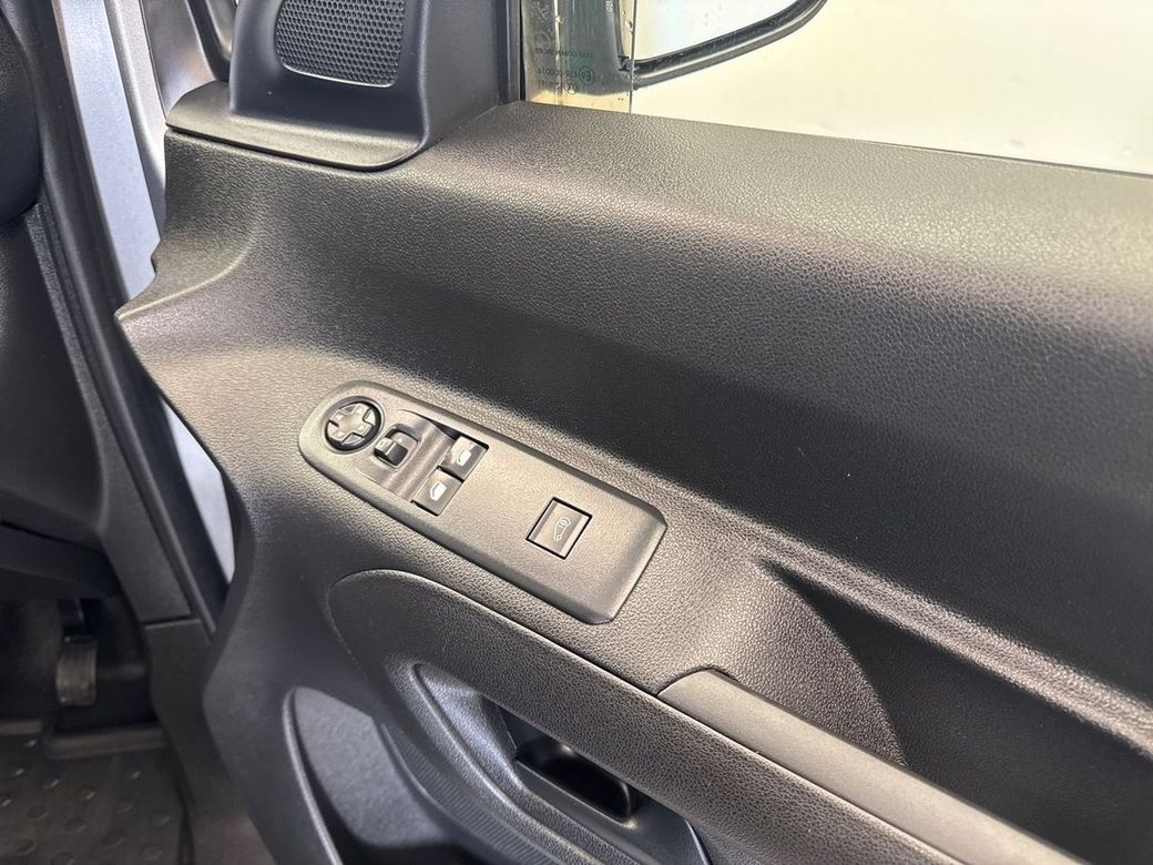 2023 Peugeot Partner