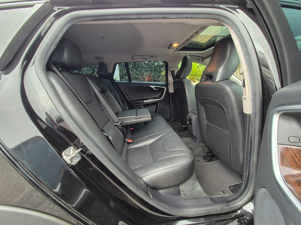 2017 Volvo V60 Cross Country