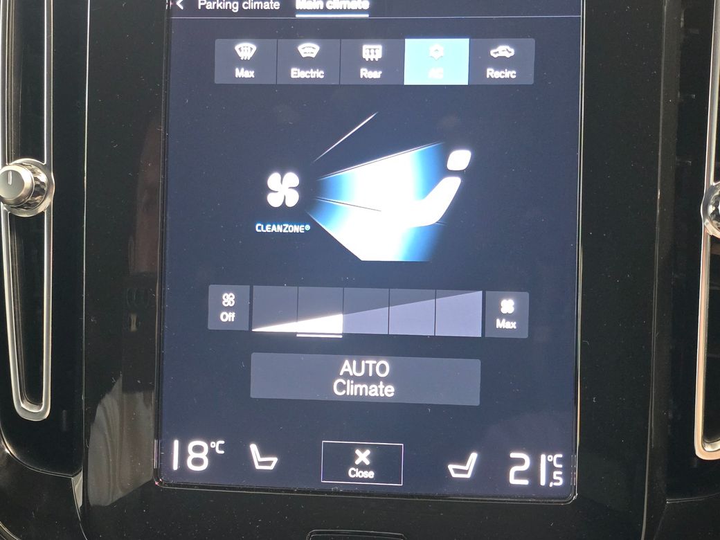 2022 Volvo XC40