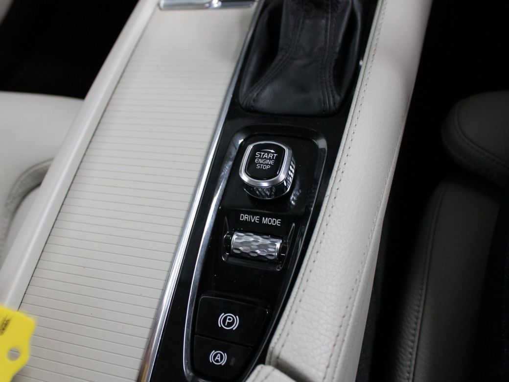 2020 Volvo V90