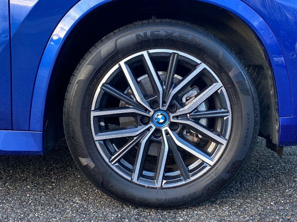 2025 BMW iX1