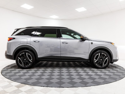 2025 Peugeot 5008