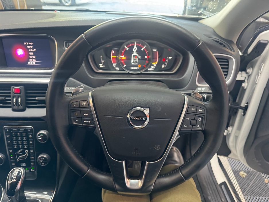 2019 Volvo V40