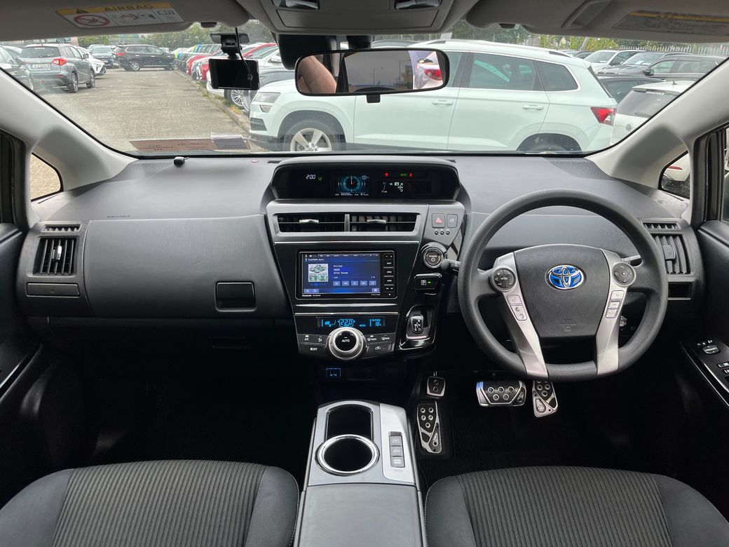 2016 Toyota Prius Alpha