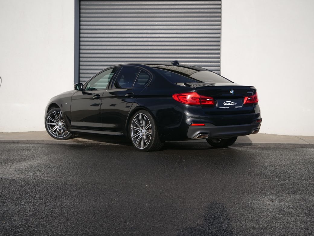 2020 BMW 520