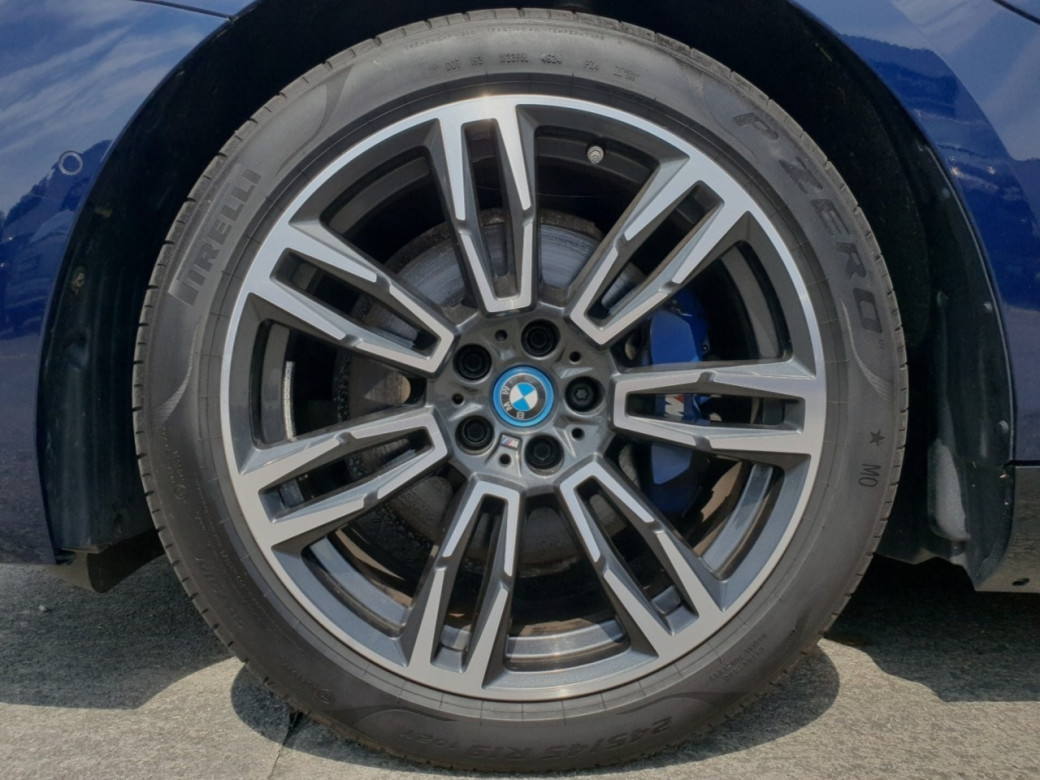 2025 BMW 530