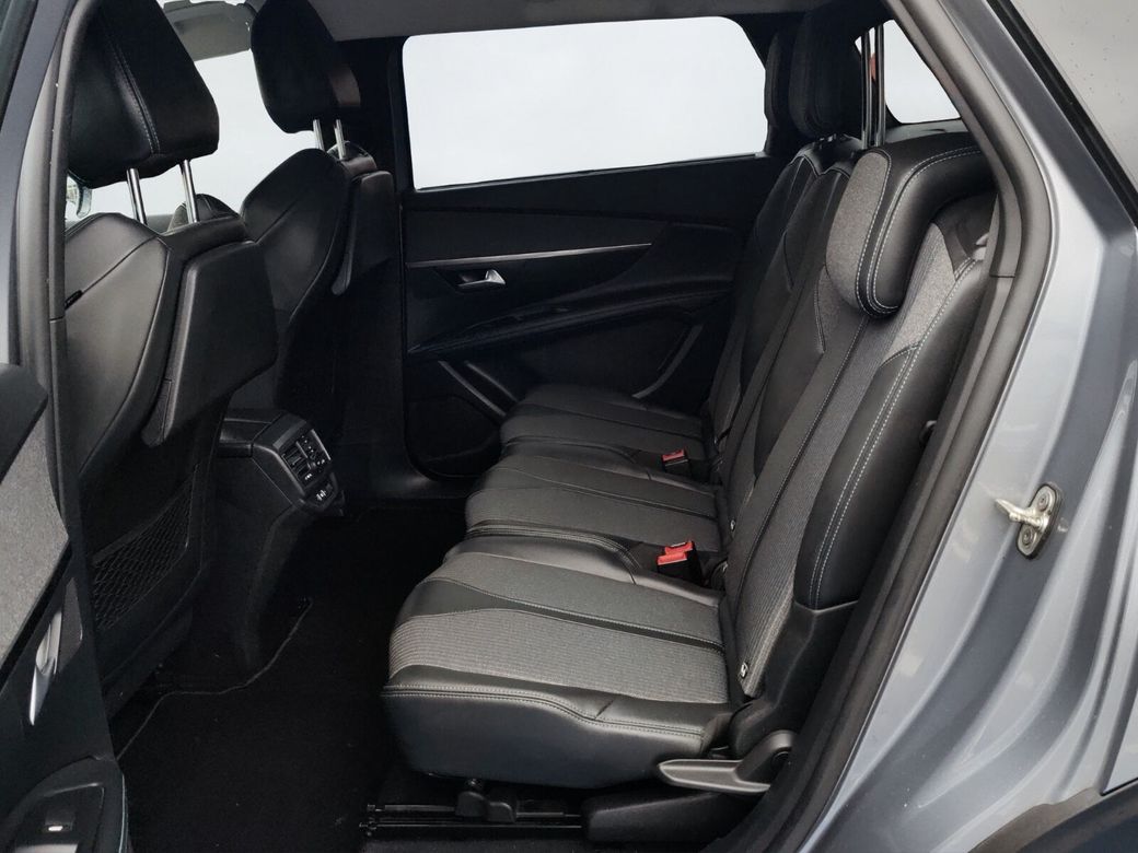2021 Peugeot 5008