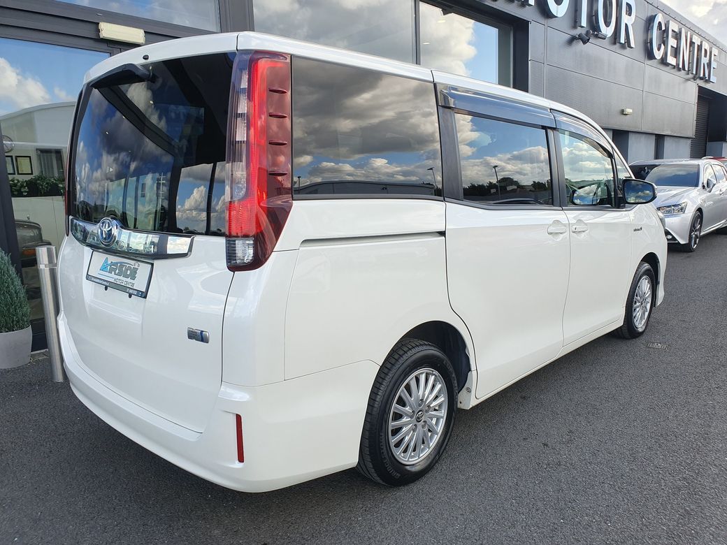 2014 Toyota Noah
