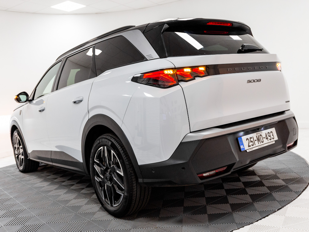 2025 Peugeot 5008