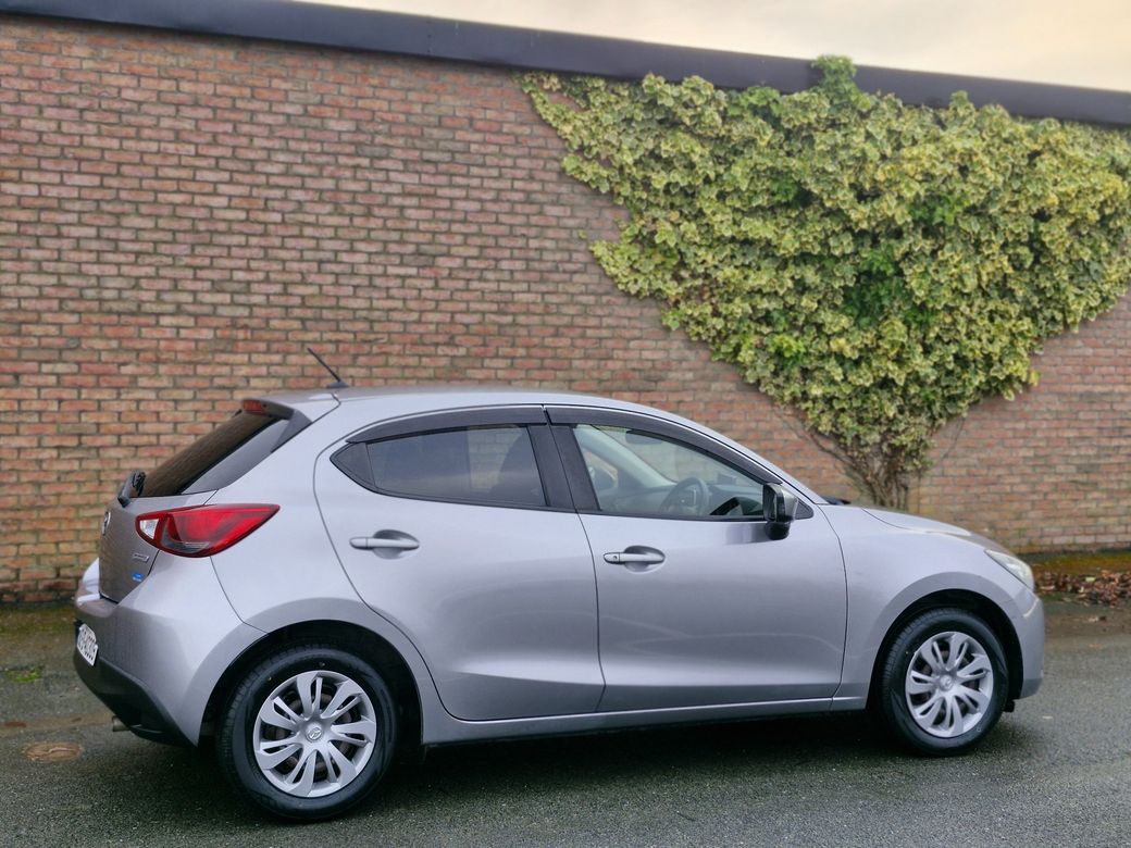 2016 Mazda Demio