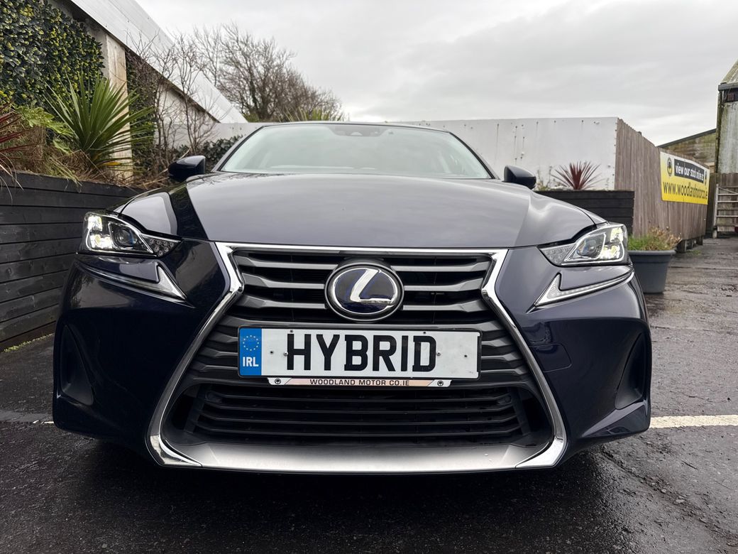 2018 Lexus IS 300h