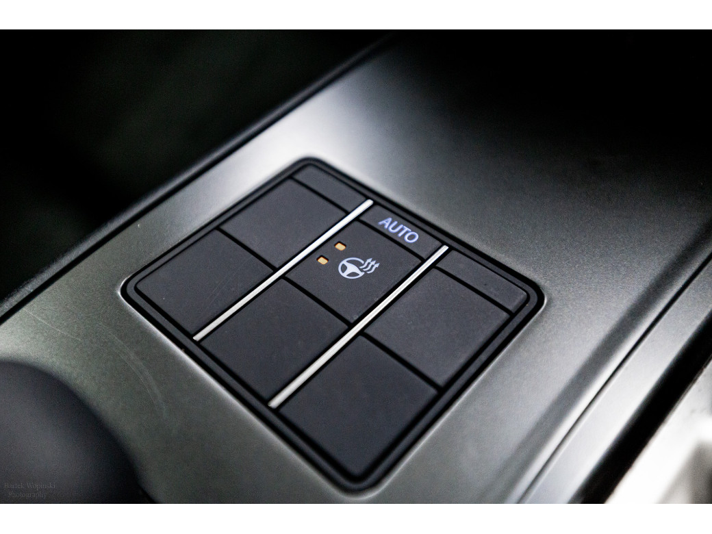 2025 Lexus UX 300e