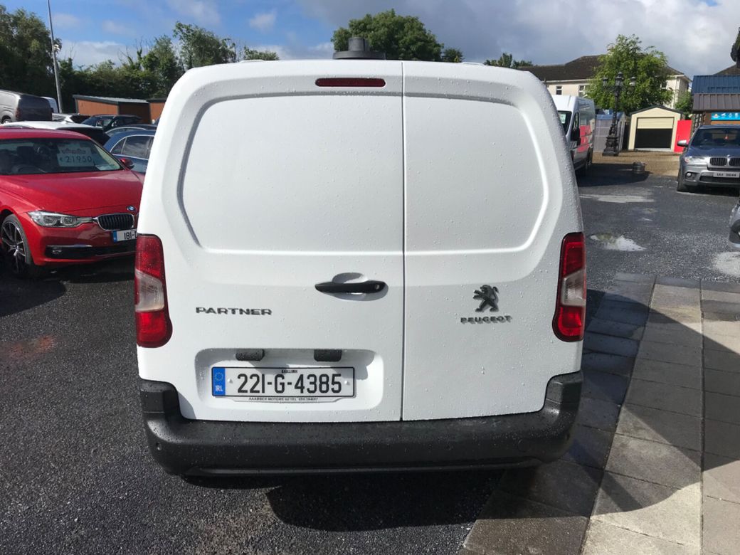 2022 Peugeot Partner