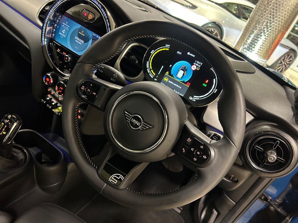 2022 Mini Hatch
