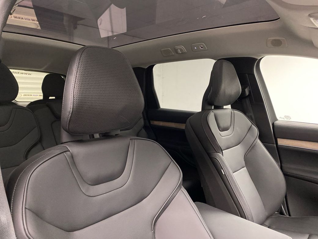 2025 Volvo EX90